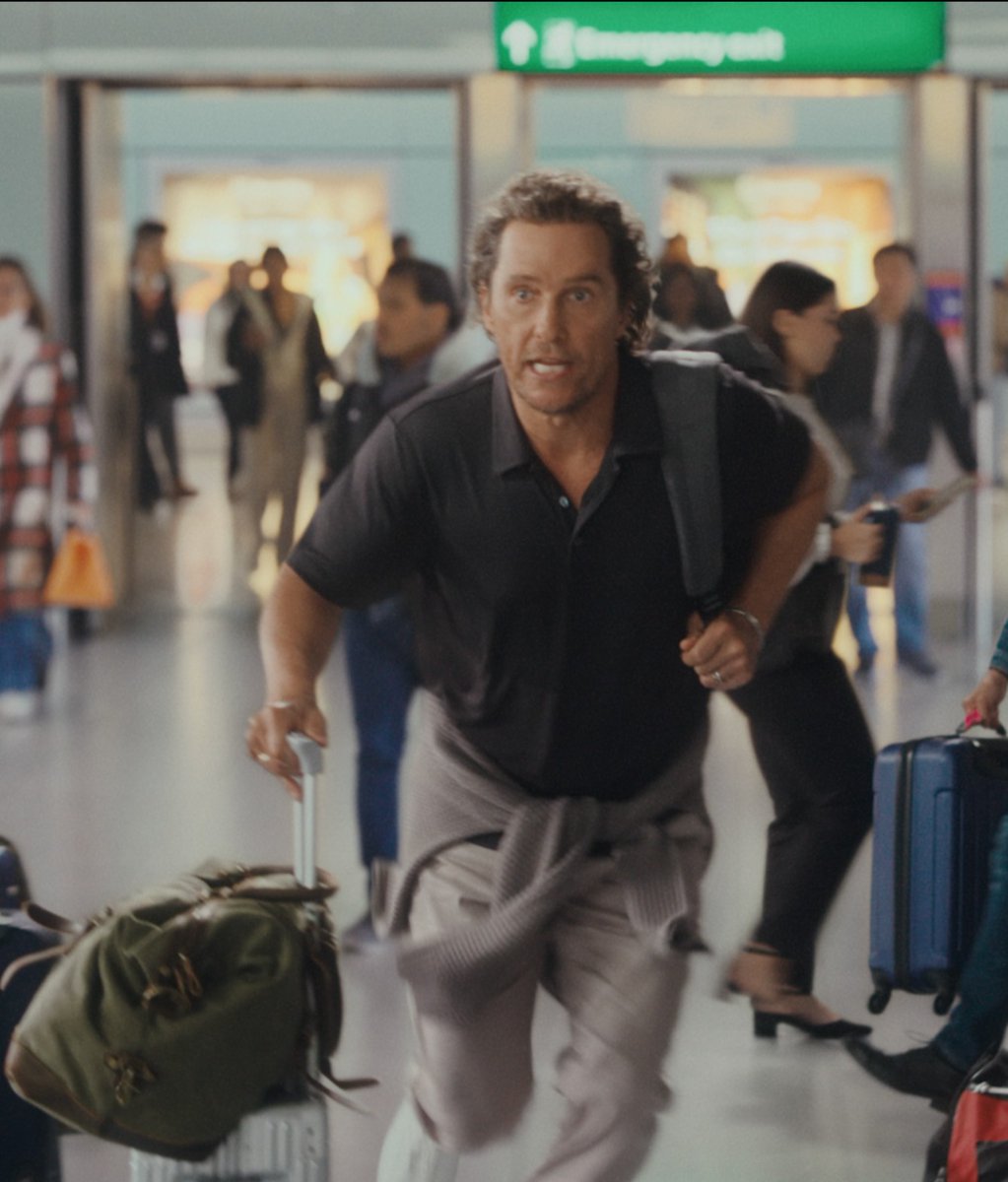 SalesforceJapan's tweet image. ←#Agentforce がない生活
ドタバタな旅の始まり
　　　　　　　　　Agentforceがある生活→
　　　　　　　　　スムーズな旅の始まり
-----------------------------------
AIエージェントが快適な旅を支援✈
-----------------------------------
x.com/SalesforceJapa…