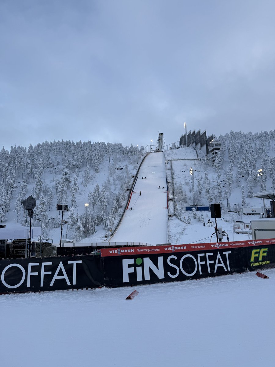 WC starts today, Ruka 🇫🇮

Friday 10 km C 
10:30 Women
14:15 Men 

Saturday Sprint C
08:55 Qualification 
12:25 Finals 

Sunday 20 km F ms
11:00 Men
12:45 Women

Squad
Musgrave 🇬🇧
Clugnet 🇬🇧
Maloney Westgaard 🇮🇪
Altimiras 🇦🇩
Wang 🇨🇳

Laukli 🇺🇸
Janatova 🇨🇿
A. Øyre Slind 🇳🇴
Kalvå 🇳🇴