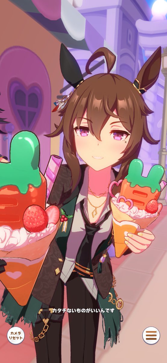 色味補正かかって無さそうなやつでアップで確認できるとこ思いつかずとりあえずめにしゅきやってもらったんですが、金のラメラメネイルなんだ　かわいいね　ジャニとおそろっち