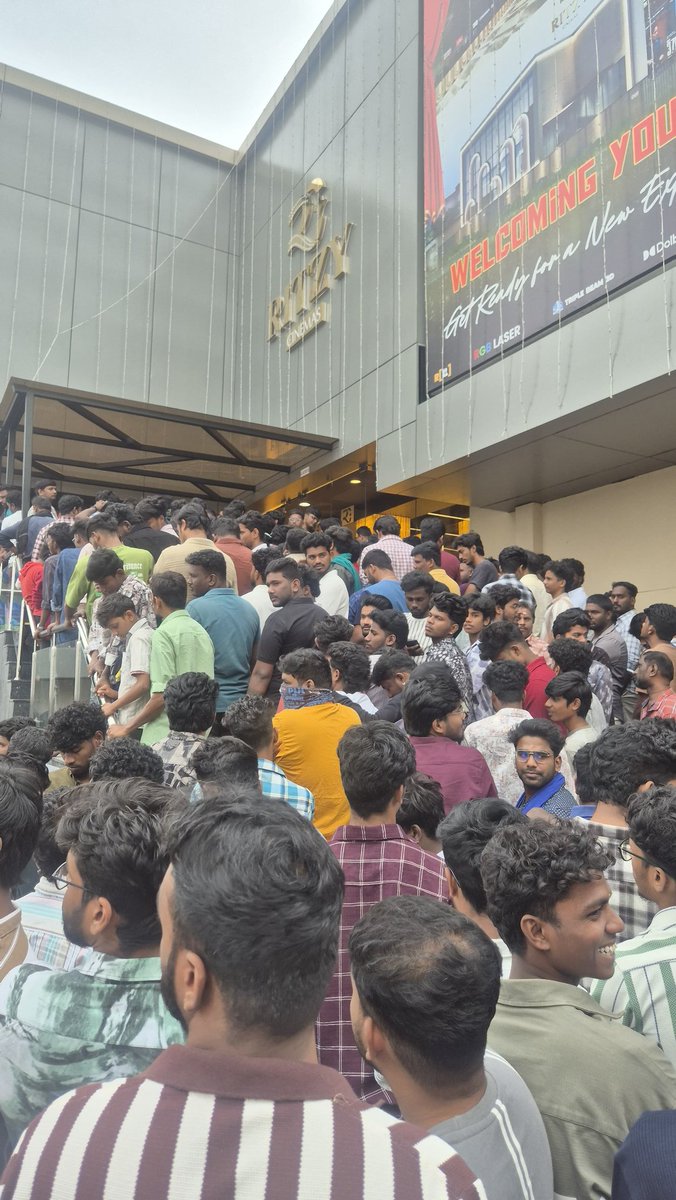 ONLINE_DAFC's tweet image. THE CRAZE 𝗙𝗢𝗥 #Attagasam 🔥🔥🔥🔥🔥

#AjithKumar #AttagasamReRelease #AK64