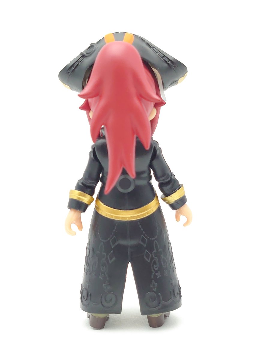 ＃リンクトラベラーズ GOL版SIDE：C検証②
海賊の団長(駆け出し)
＋フル装備

素体はヘアパーツ以外大差なし。
駆け出しという名前のわりに、フル装備だと今までで一番大人っぽいカラーかも。
ヒロイン力も一番高そうです　
ただ、帽子は髪型のせいであまり上手く被せられません。