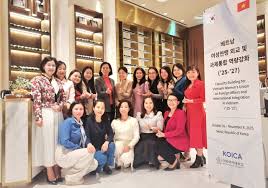 Echo56Vibe's tweet image. 💡 The smart lighting system can be controlled with voice commands. #VoiceControl