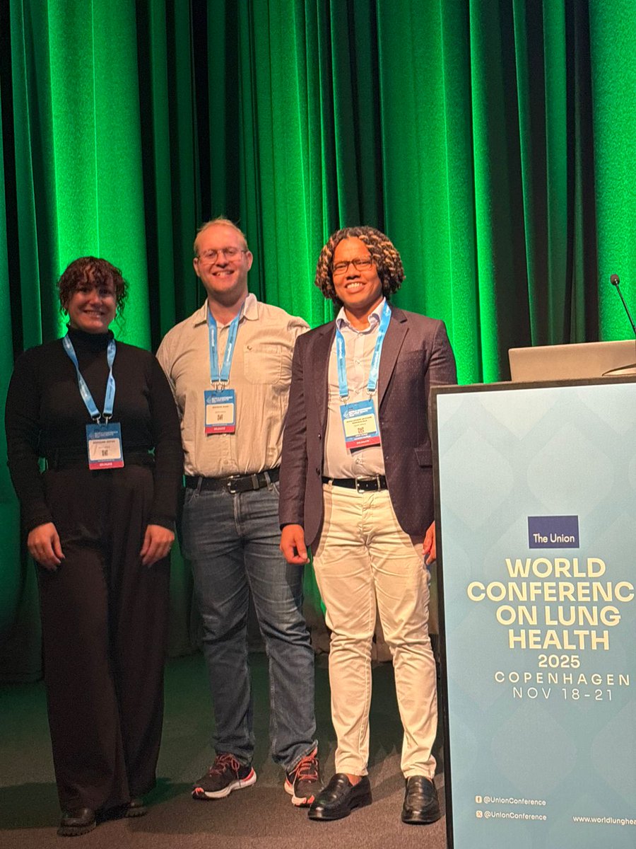 tbgenomics's tweet photo. Wrapping up the year with a bang! 🎇 At #UnionConf, our colleague @BrendonMann11 presented his groundbreaking research. Check out his amazing work below. 🧵🔬
This is a game-changer for understanding TB transmission and treatment in high-burden settings! 💡 https://t.co/RamhExDlHa
