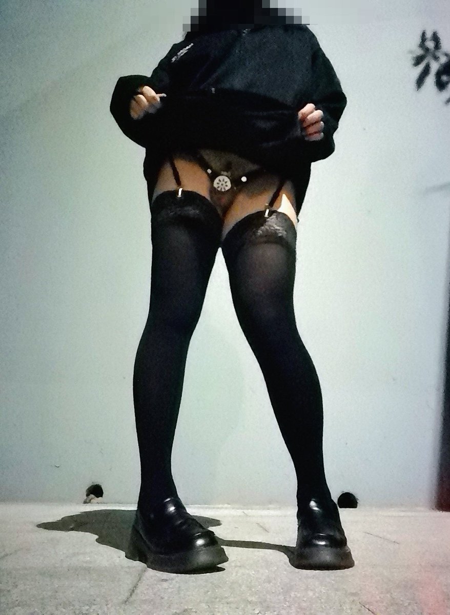 天气冷了 裙底下面凉飕飕的 #雌堕伪娘 #贞操锁露出