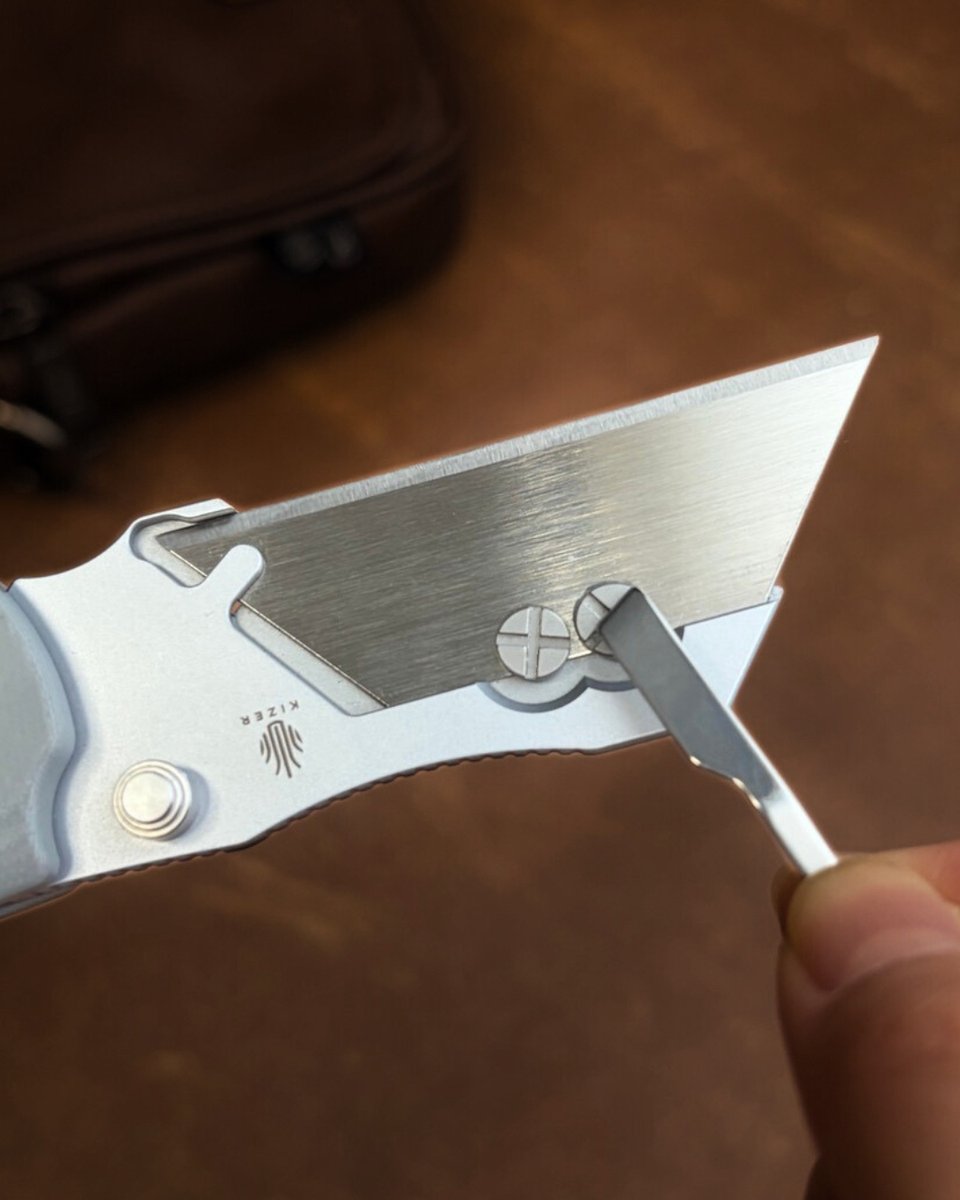 Kizer_edc's tweet image. Sheepdog C01C Family, New Additions — C01C UTI 1 &amp;amp; 2 Are Coming Soon

⏰Launching December 1 at 12:01 AM EST

The new Sheepdog C01C Uti is sized between the Mini (6.18&quot;) and the Regular (7.60&quot;), offering a four-finger grip.

#kizer #edc