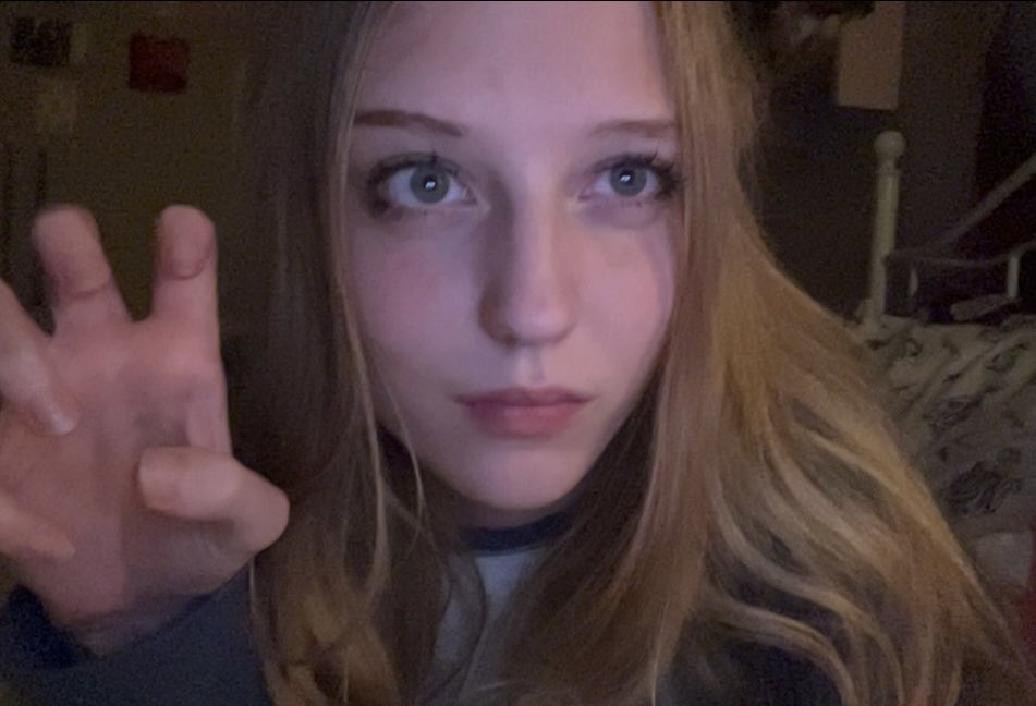 meatslinger67's tweet image. ᡕᠵデᡁ᠊╾━ ⌖ ⁠♡ 
★ #intro #moothunt #moots 
               
                im borys, im 17 (03,03) 
                she   /   he    /   anything
                 eng  /  learning 🇩🇪
                  ⁠♡ / 💬   2 be mutuals !
(last pic is me)