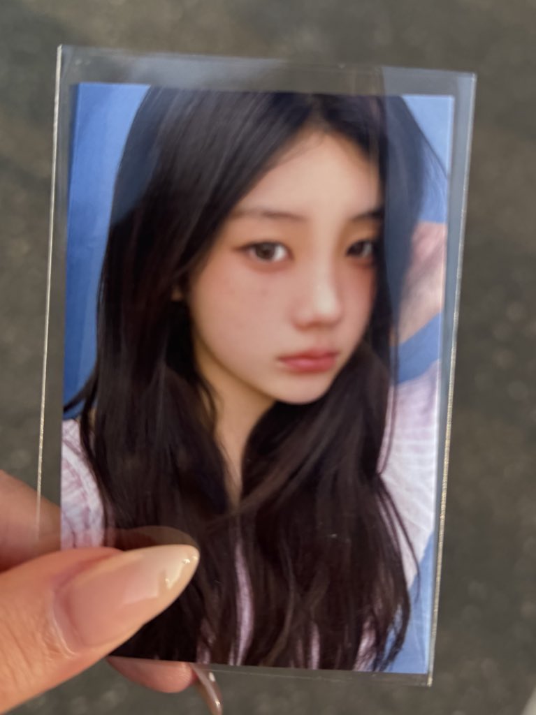 거래 tweet media