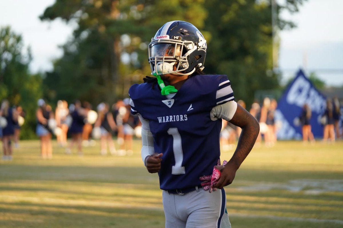 6’0 
175 
RB/ATH

700+ Rush Yards
200+ Receiving Yards
250+ Special Team Yards
1000+ ALL-PURPOSE Yards
12+ TD’S 
2 Picks
3 PBU’S

3.8 GPA ❗️
National Honor Society❗️
Grateful for ANY Opportunity
Senior Season Highlights⬇️
hudl.com/v/2TCPB3