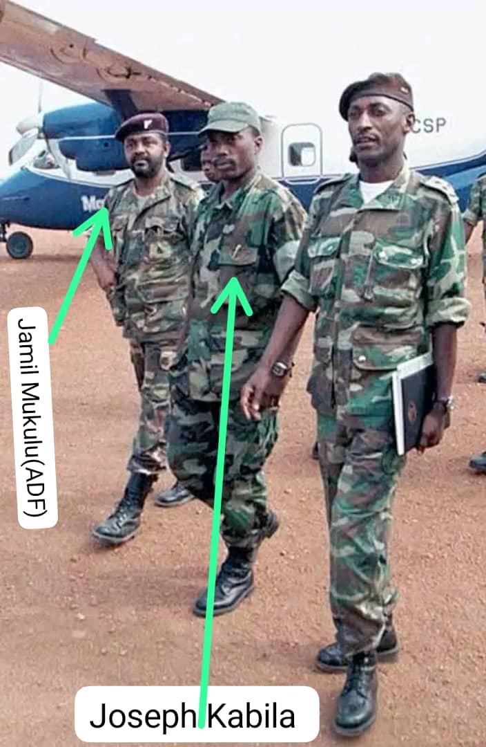 FaithNtako65514's tweet image. #RDC: L’homme au milieu, c’est l’ancien président Joseph Kabila, qui répondait toujours favorablement aux exigences de Paul Kagame.
Mais quand un véritable patriote comme Félix est arrivé, il a compris le verset biblique : « On ne donne pas la nourriture des enfants aux chiens. »