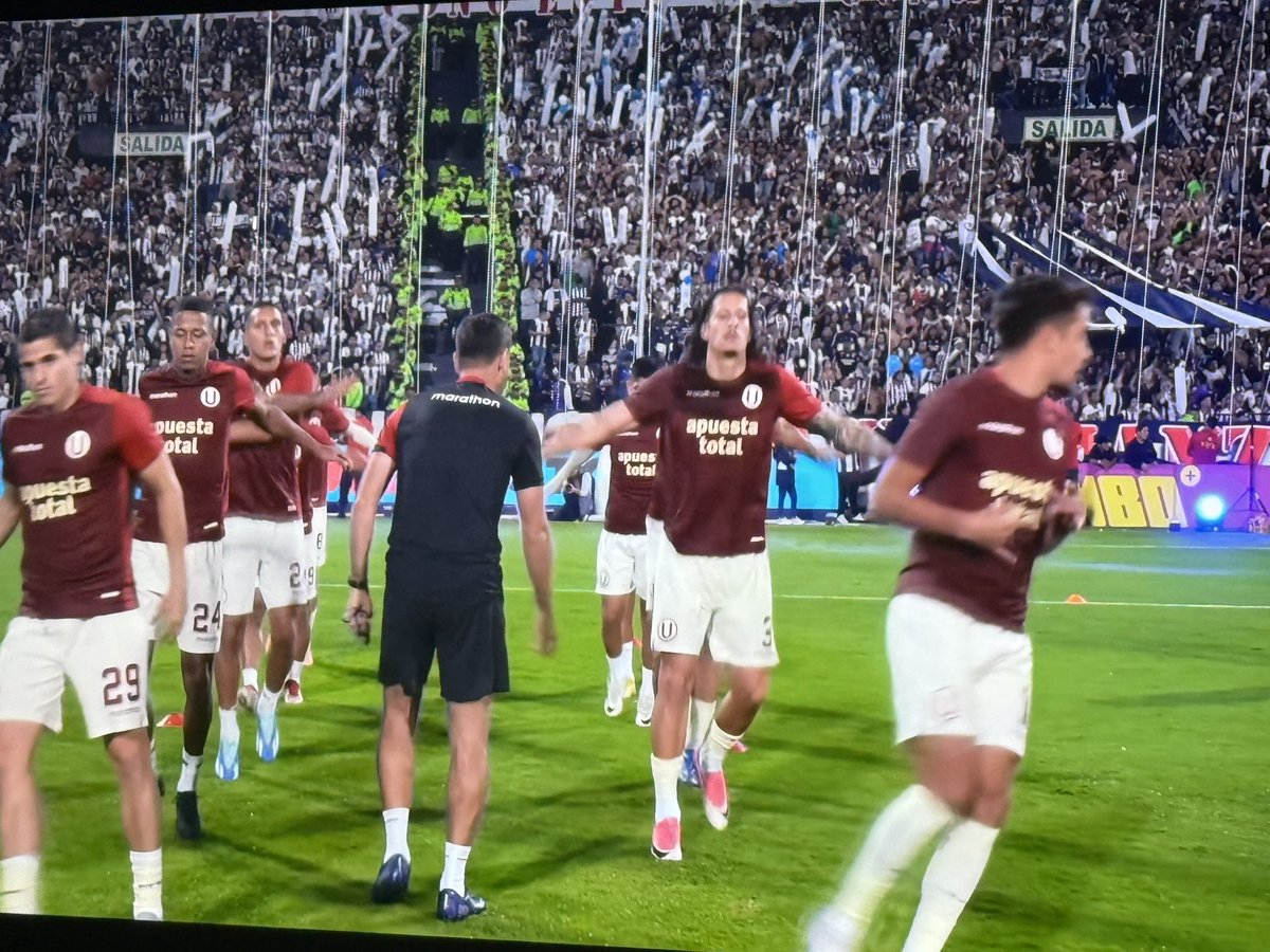 DiegoJ_94's tweet image. Estoy ebrio amigo.

Es mejor que la del 99.

Pero lejos ah

Asi de distancia 😌😌