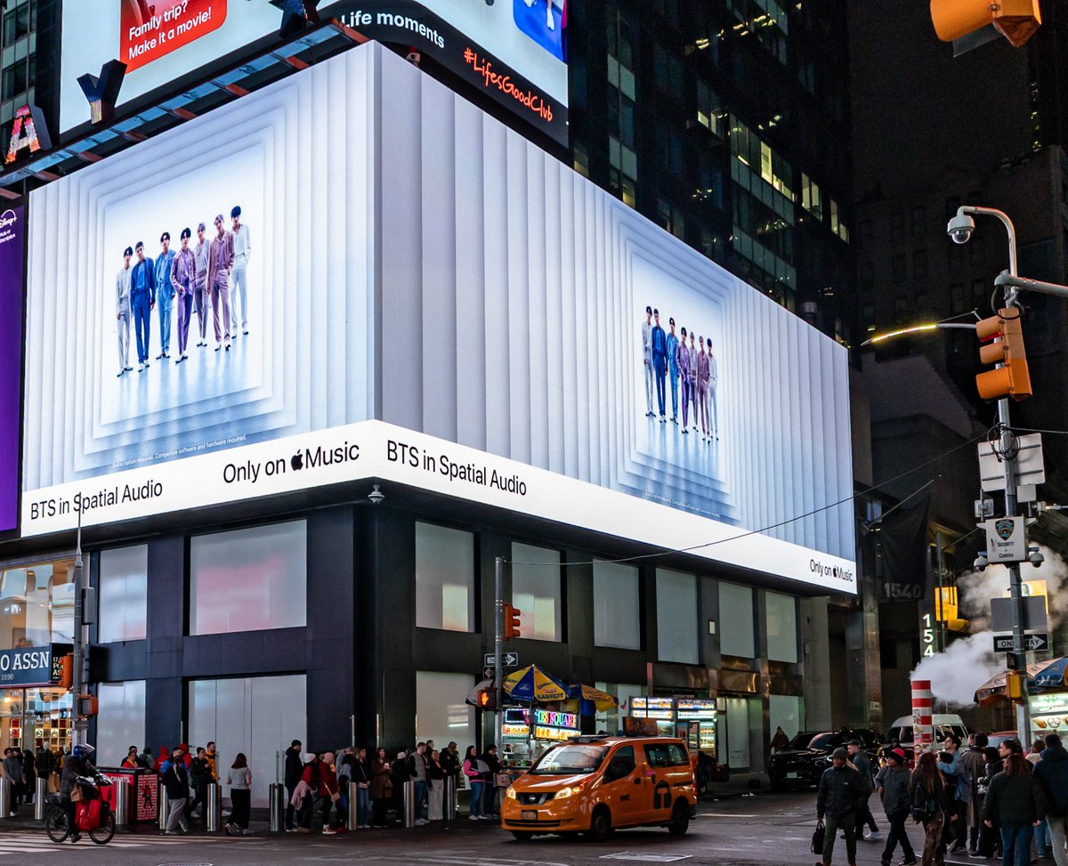 bts_bighit's tweet image. Thank you, @AppleMusic, for celebrating BTS&apos; #SpatialAudio releases of the &apos;The Most Beautiful Moment in Life&apos; and &apos;Love Yourself&apos; album series in Los Angeles and New York!
Experience both album series with @Dolby exclusively on Apple Music.

🎧 apple.co/-BTSSpatial

#BTS…