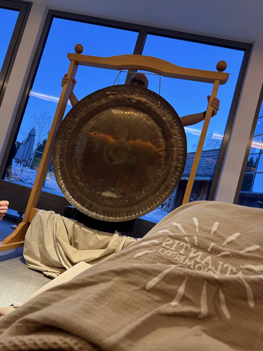 I can feel my cells vibrating. Sauna + gong = deep nervous system reset 🧘🏻‍♀️✨
HRV maxxing mode activated (much needed)