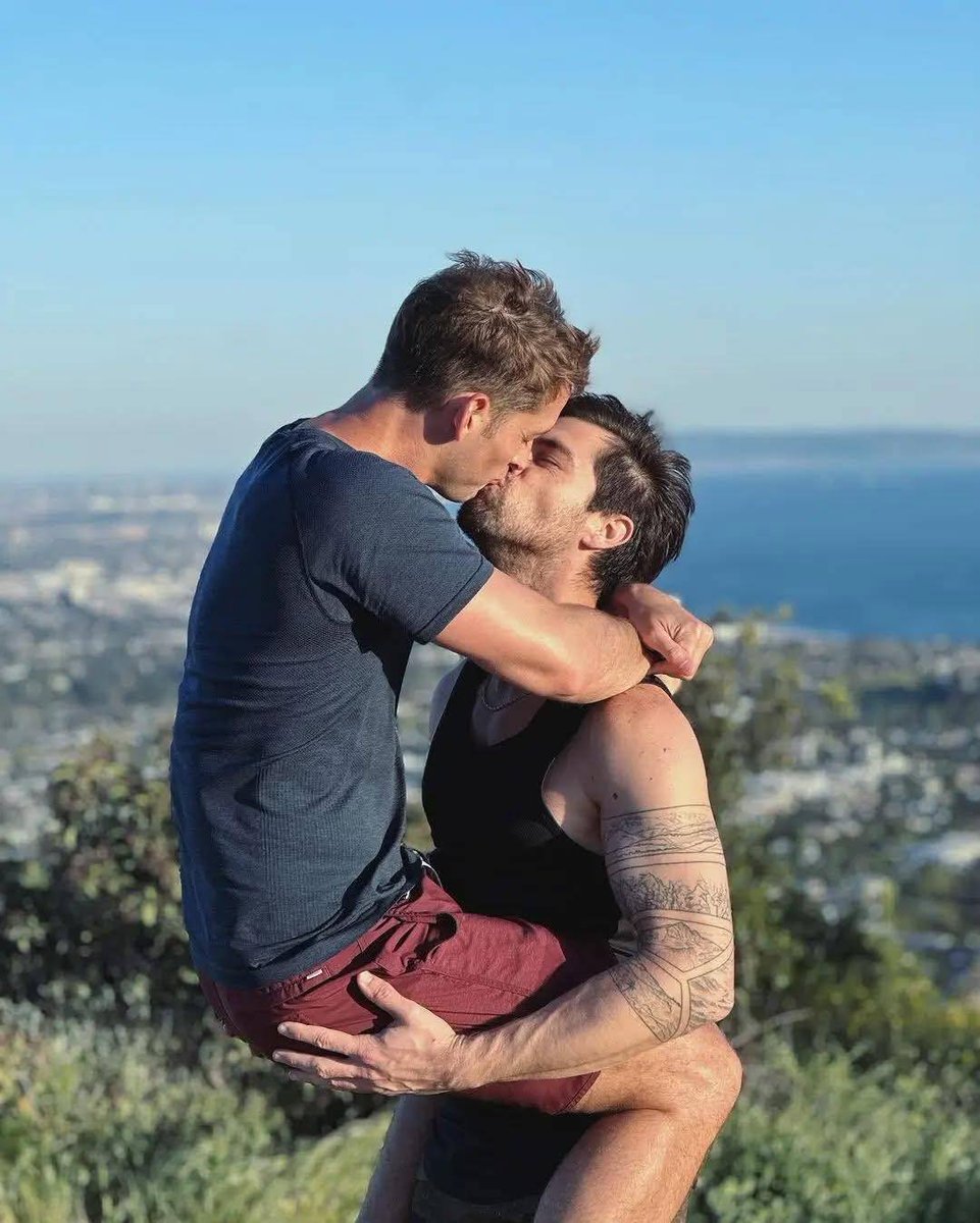 🌈☀️👨‍❤️‍💋‍👨💕