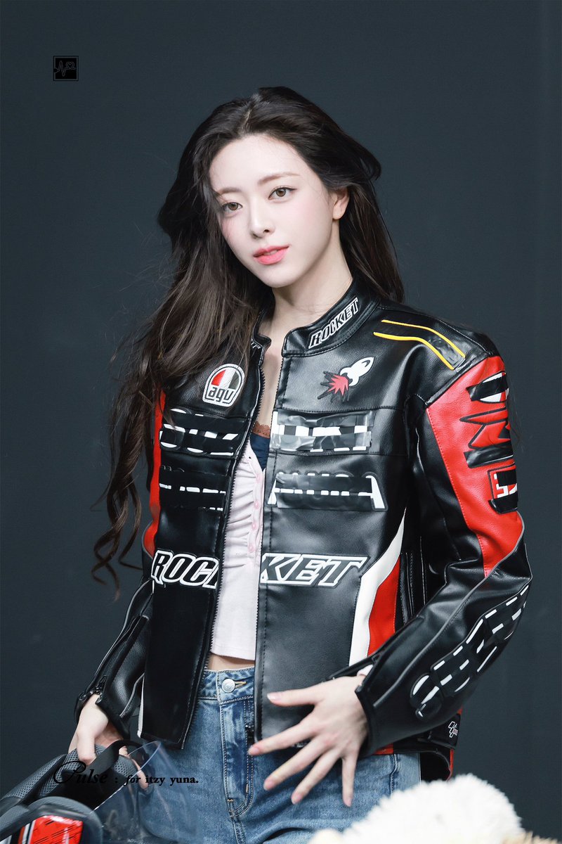 ormyuna's tweet photo. gladly become her race track and let her run over me https://t.co/KM0bzqLoJz