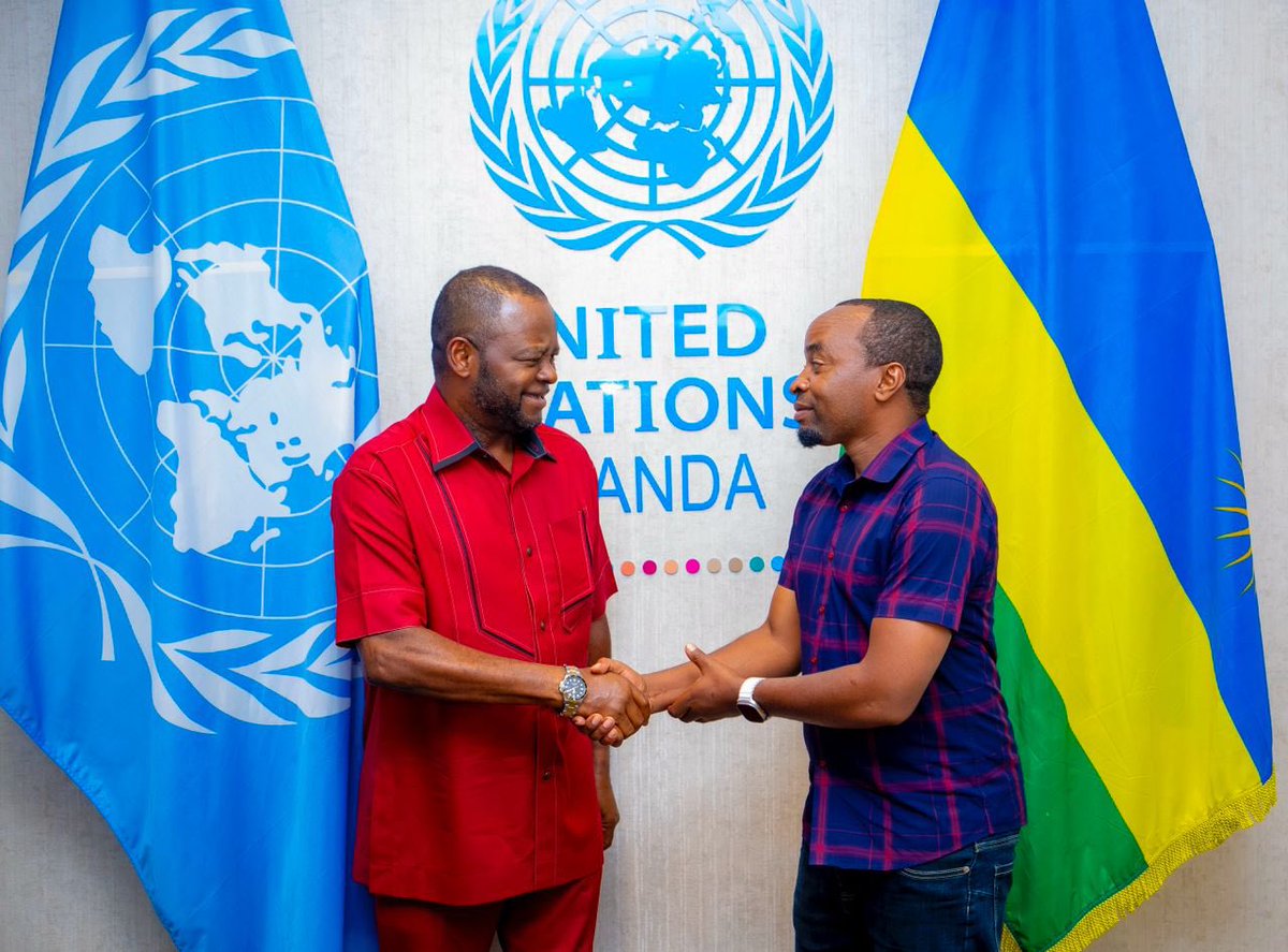 country_records's tweet photo. Thank you Sir @ozonnia /@UNRwanda for receiving us today at your office. We really appreciate your encouragement and we are looking forward to keep empowering the youth in creative sector trough our upcoming impactful projects. 

#WeGrowTogetherWithNoOneLefBehind https://t.co/igPk0U5Po5