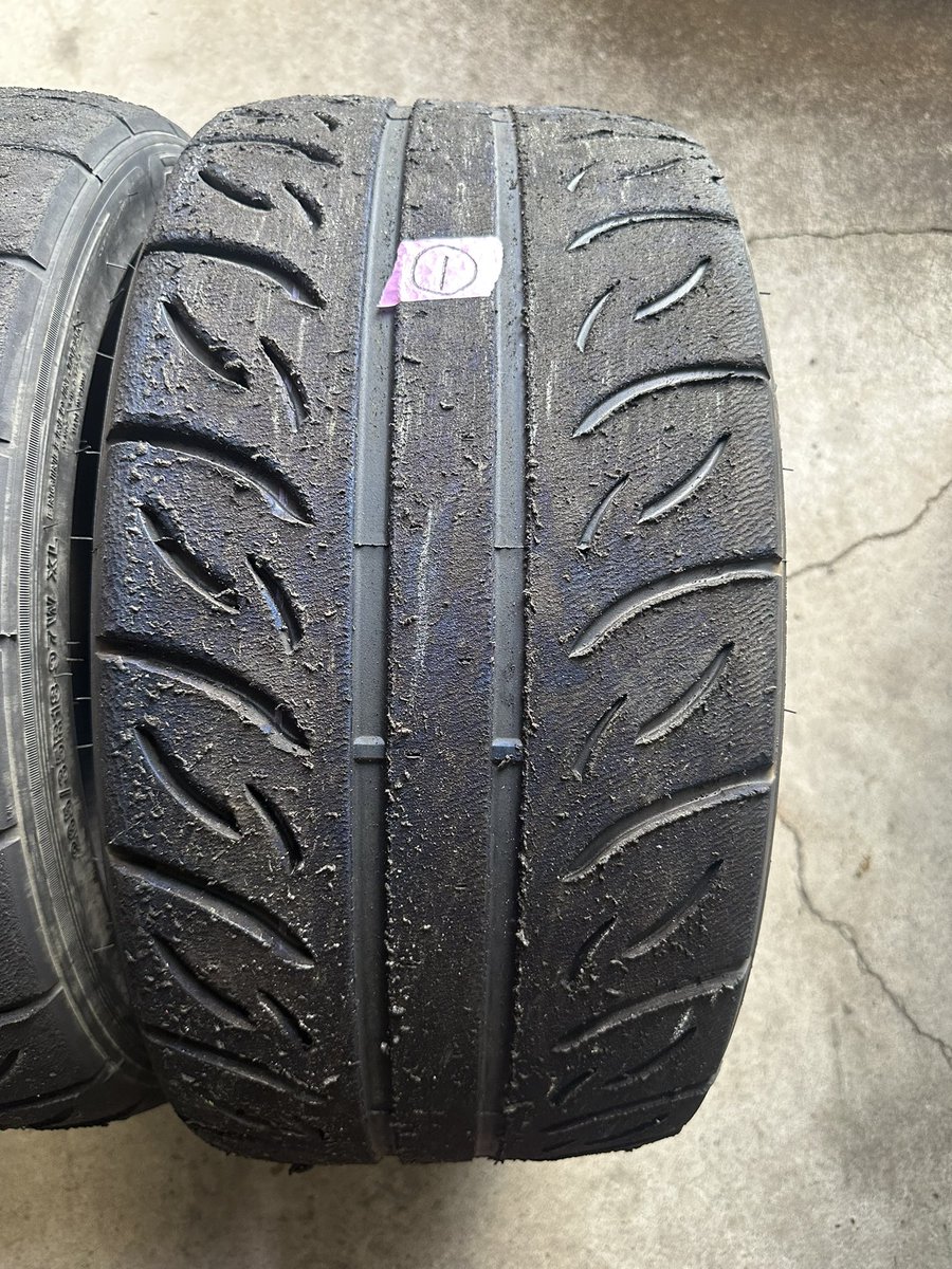 TCLS11's tweet image. ①VALINO PERGER 08R
265/35R18(2925)
2本…6000円

ドリフト のリアに使用した物です。