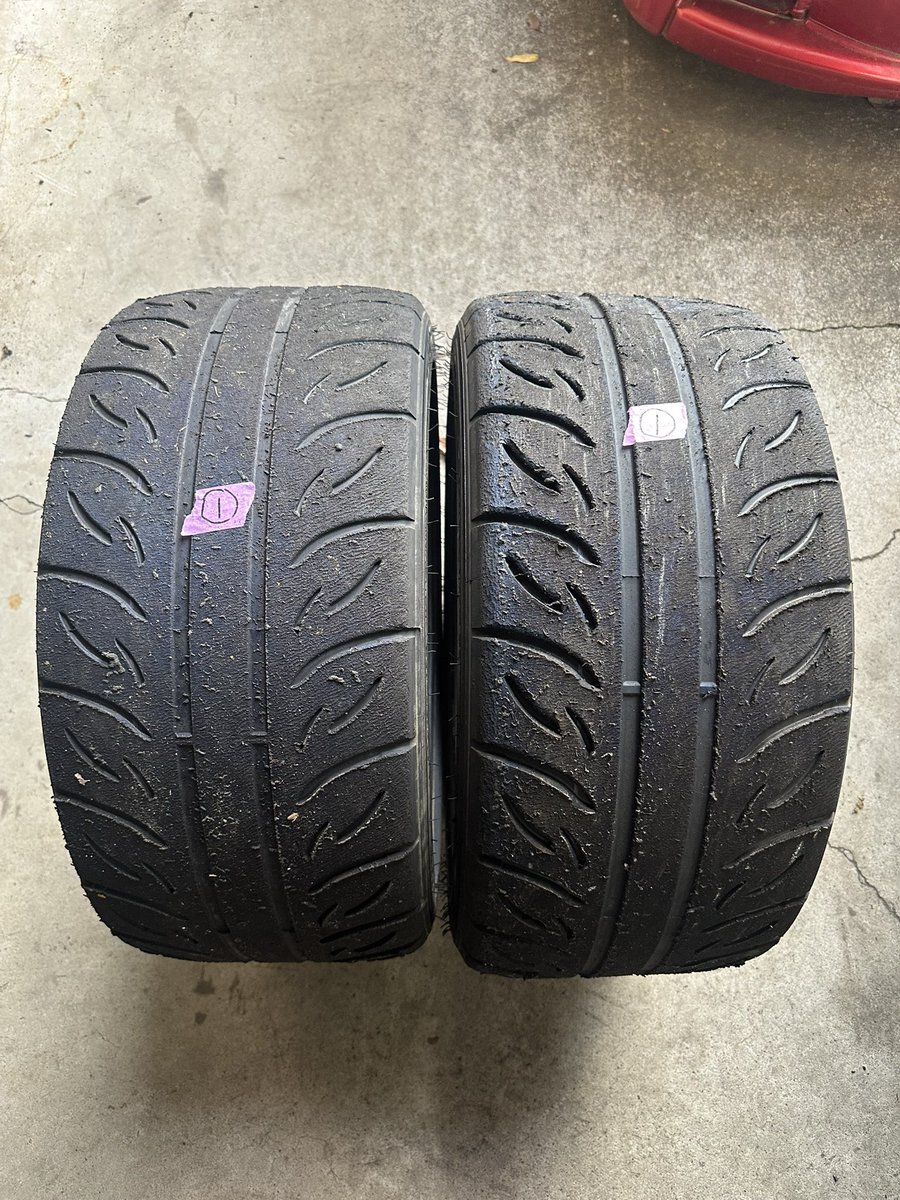 TCLS11's tweet image. ①VALINO PERGER 08R
265/35R18(2925)
2本…6000円

ドリフト のリアに使用した物です。