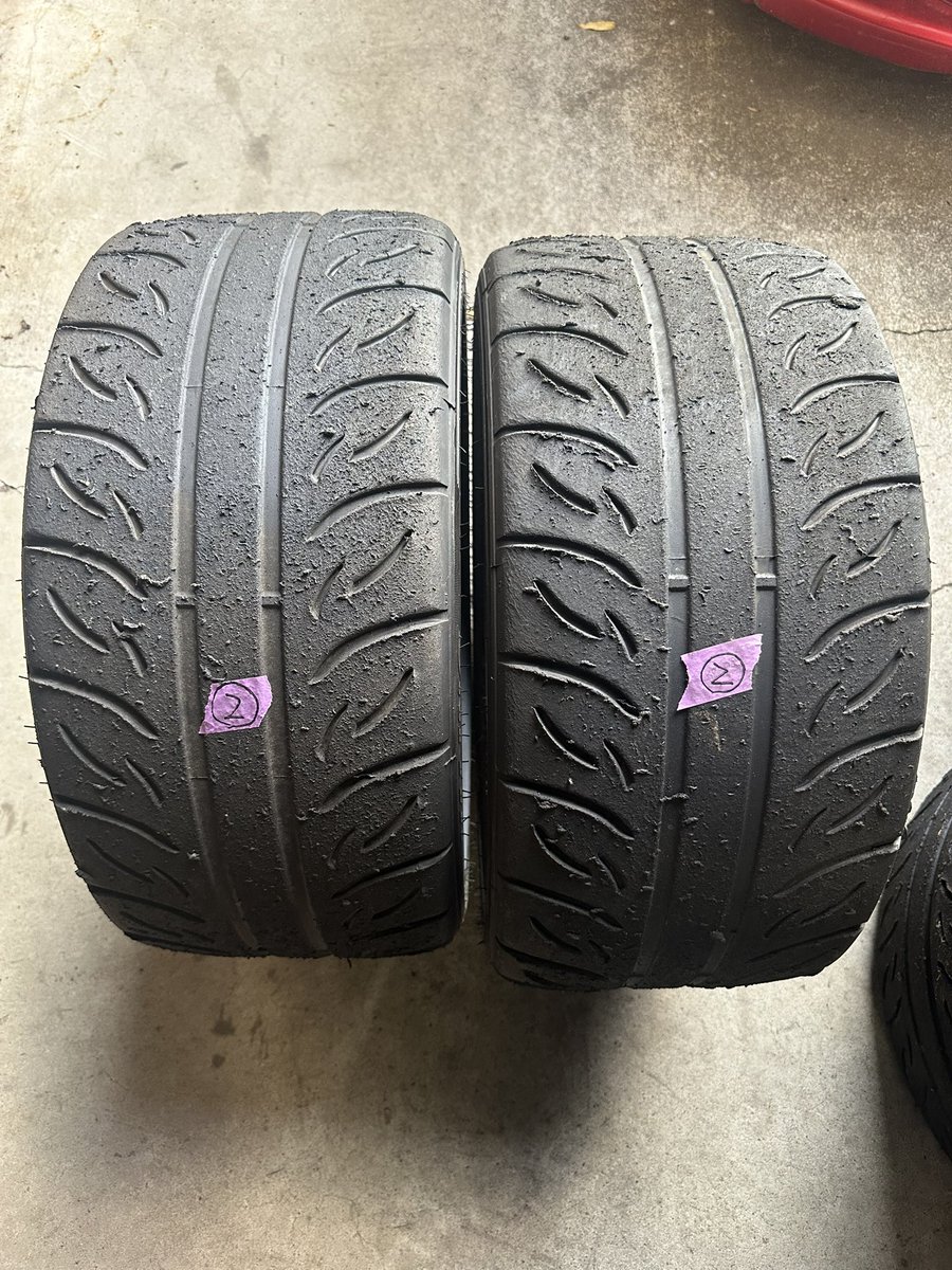 TCLS11's tweet image. ②VALINO PERGER 08R
265/35R18(0125)
2本…8000円

ドリフトのリアで使用した物です。