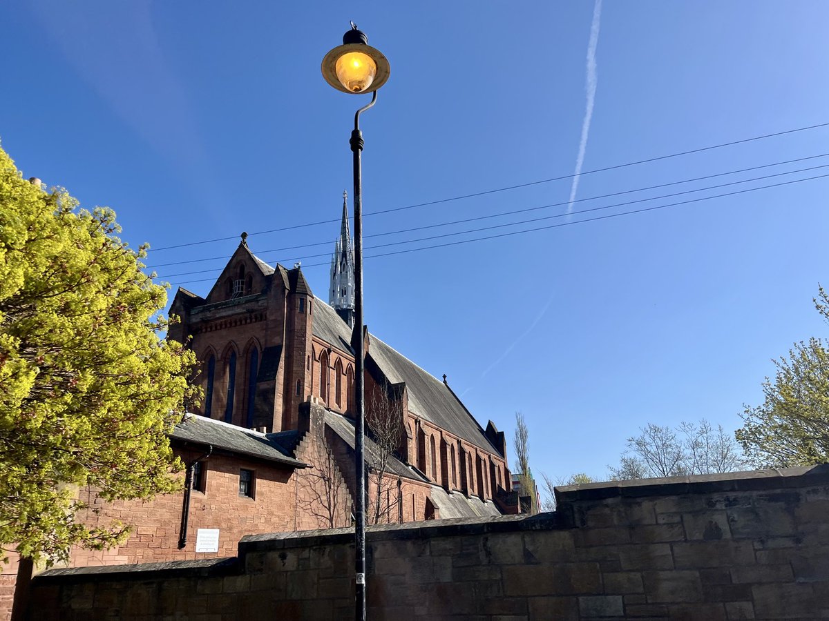 Hona hemen #argia bere bakardadean. 
#sasitxiotx 
#asteanbehin