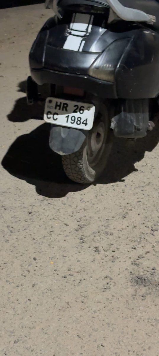 amarnathdham's tweet photo. Boy roaming around Hn470:480 sector 27 Gurgaon around 7pm with dog without leash also mis behaving with female residents of society, also an open dog anyone in the area. Pls take action my details confidential as a female as they sticks in hand @gurgaonpolice @DGPHaryana https://t.co/bJyBxqNntJ