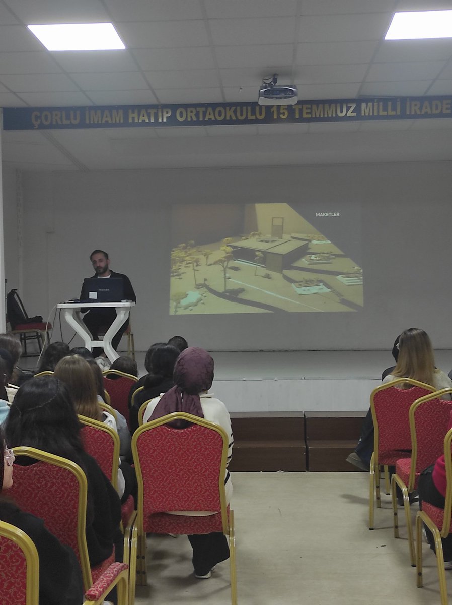 Kariyer günleri kapsamında okulumuza Mimar Yunus Emre ERMİŞ davet edilmiştir. Mimarımız öğrencilere mimarlık mesleği hakkında bilgiler vermiş ve yaptığı çalışmalar hakkında sunum gerçekleştirmiştir. Öğrencilerle merak ettikleri konular hakkında soru cevap etkinliği yapılmıştır.