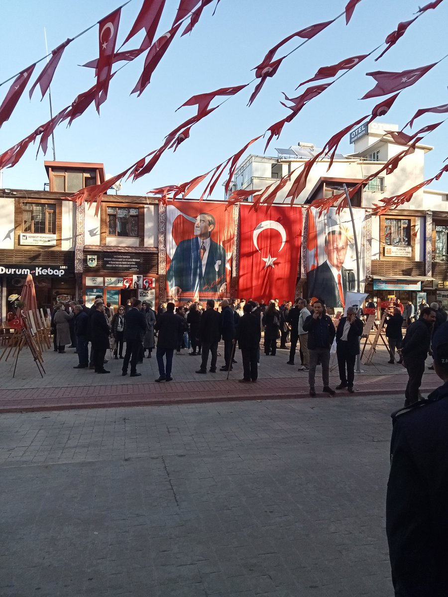 Ayhanzt55137633's tweet image. Sanki Heyet-i Nasihat toplanmış.
#İznik