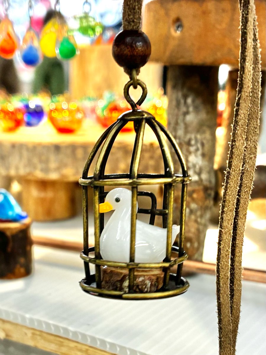 残り3日間となりました
アヒルちゃんも人気です💛

11月30日(日)まで
「HOW HOUSE PICK UP CREATORS」
東京 池袋駅アゼリアロード
10:00〜21:00
最終日19:00閉場

<a href="/event_how/">HOW HOUSE 出張イベント情報</a>  #HOWHOUSE 
#ガラス #とんぼ玉