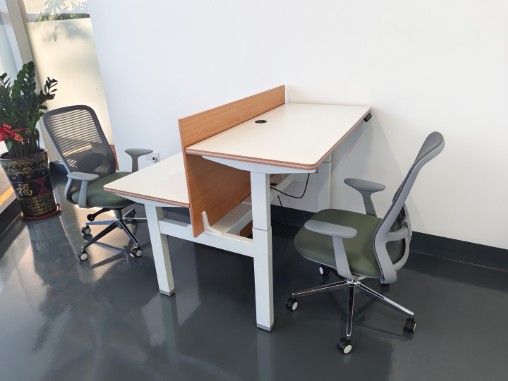 furniture_hmy's tweet image. We are the REAL factory—direct shipments, better pricing, and full customization! Small batch, bulk orders, OEM, ODM… we do it all. Tell us your idea, and we make it happen!
#FactoryDirect #AdjustableDesk #OEMODM #CustomFurniture #fyp #OfficeFurniture #SmartOffice