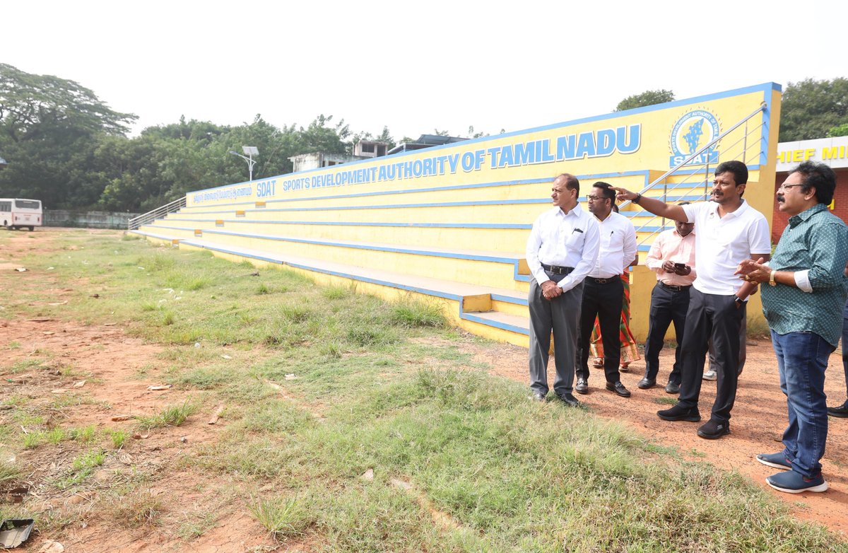 Udhaystalin's tweet image. நம் #ChepaukTriplicane சட்டமன்றத் தொகுதியில் ரூ.3 கோடி மதிப்பீட்டில் கட்டப்பட்டு கடந்த மார்ச் மாதம் திறக்கப்பட்ட முதலமைச்சர் சிறு விளையாட்டரங்கை இன்று ஆய்வு செய்தோம்.

அங்குள்ள உடற்பயிற்சி கூடம், ஹாக்கி மைதானம், தடகள மைதானம் உள்ளிட்டவற்றை விளையாட்டு வீரர்கள் பயன்படுத்தி வரும்…