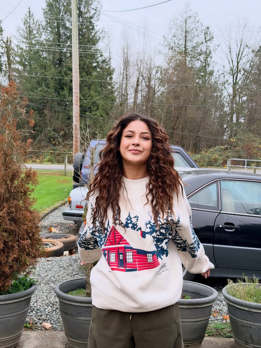 🌸 “Shehnaaz Gill Glows in Her Latest Photoshoot — Pure Elegance!”
#ShehnaazGill #Shehnaazian #ShehnaazGillFans #ShehnaazUpdates