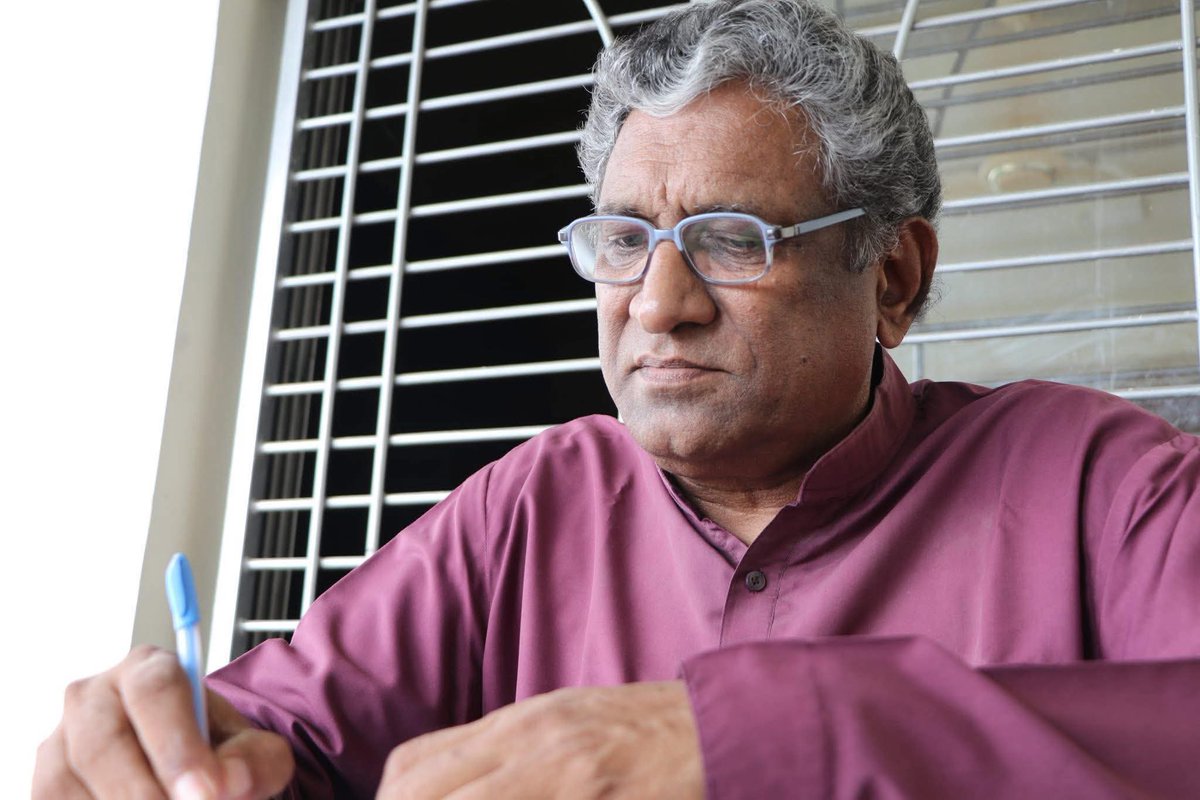 'मिर्झा एक्स्प्रेस' नावाने वर्‍हाडी भाषेचा गोडवा आपल्या कवितांमधून जगभर पोहचवणारे प्रख्यात कवी डाॅ. मिर्झा रफी अहमद बेग यांच्या निधनामुळे विदर्भातील एक महत्त्वाचा संवेदनशील कवी आपण गमावला आहे. समाजातील विसंगतीवर अचूक भाष्य करून विनोदी शैलीने अंतर्मुख करणारे ते अद्वितीय कवी होते.