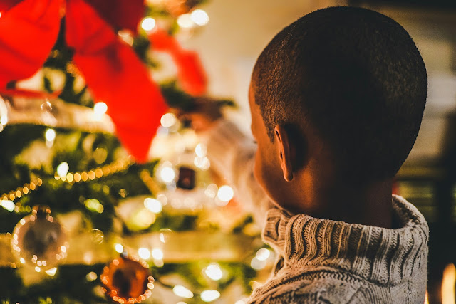 How to Create a Calm, Meaningful Pre-Christmas Family Routine #Christmas #parenting #holidayseason #calm #stressfree #choosehappy #attachmentparenting dlvr.it/TPW1mn #attachmentparenting #busymums #calm #choosehappy #Christmas