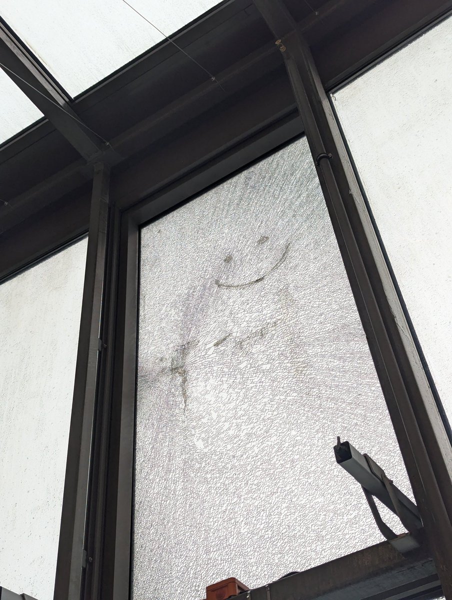 Привет от ремонтников😖