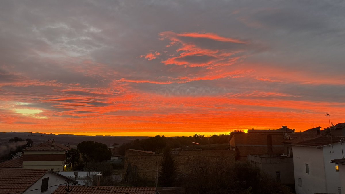 jmpicasprat's tweet photo. #celrogenc #fluctus #casserres #berguedà #berga #eltempstv3 @tomasmolina @alcantara_alb @enricagud @soniapapell @jjanue @nestor_meteo @gemmapuigf @sergiloras #eltemps3cat @l @meteo_garraf https://t.co/K9foaztK3u