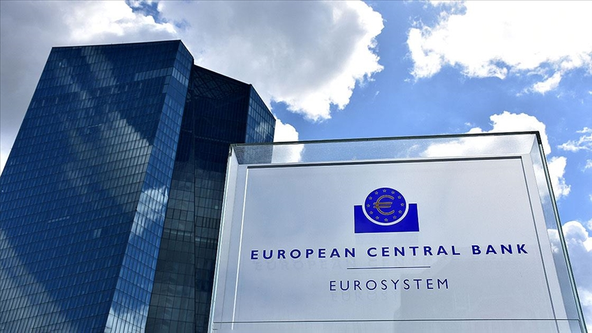 ECB toplantı tutanakları, faiz indirimleri için ek veri beklentisini ortaya koydu. Tutanaklara göre, bazı üyeler mevcut faiz seviyesinin şoklara karşı yeterli olduğunu ve indirim döngüsünün sonuna gelmiş olabileceğini belirtti. Piyasa gözü, 18 Aralık'taki toplantıya çevrildi.