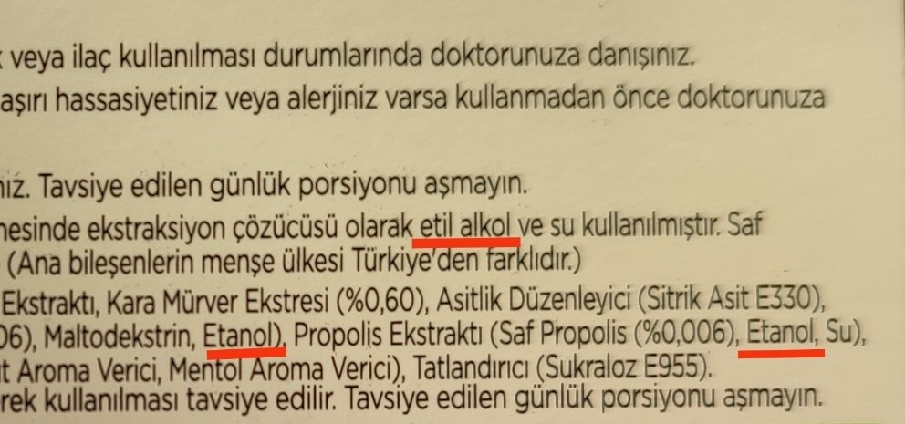 mhk_developer's tweet image. strepsils pastil içeriğinde etil alkol varmış. kutuyu açmadan önce öylesine içindekilere bakarken fark ettim.

tüketilecek her şeyin içeriğini incelemek lazım.