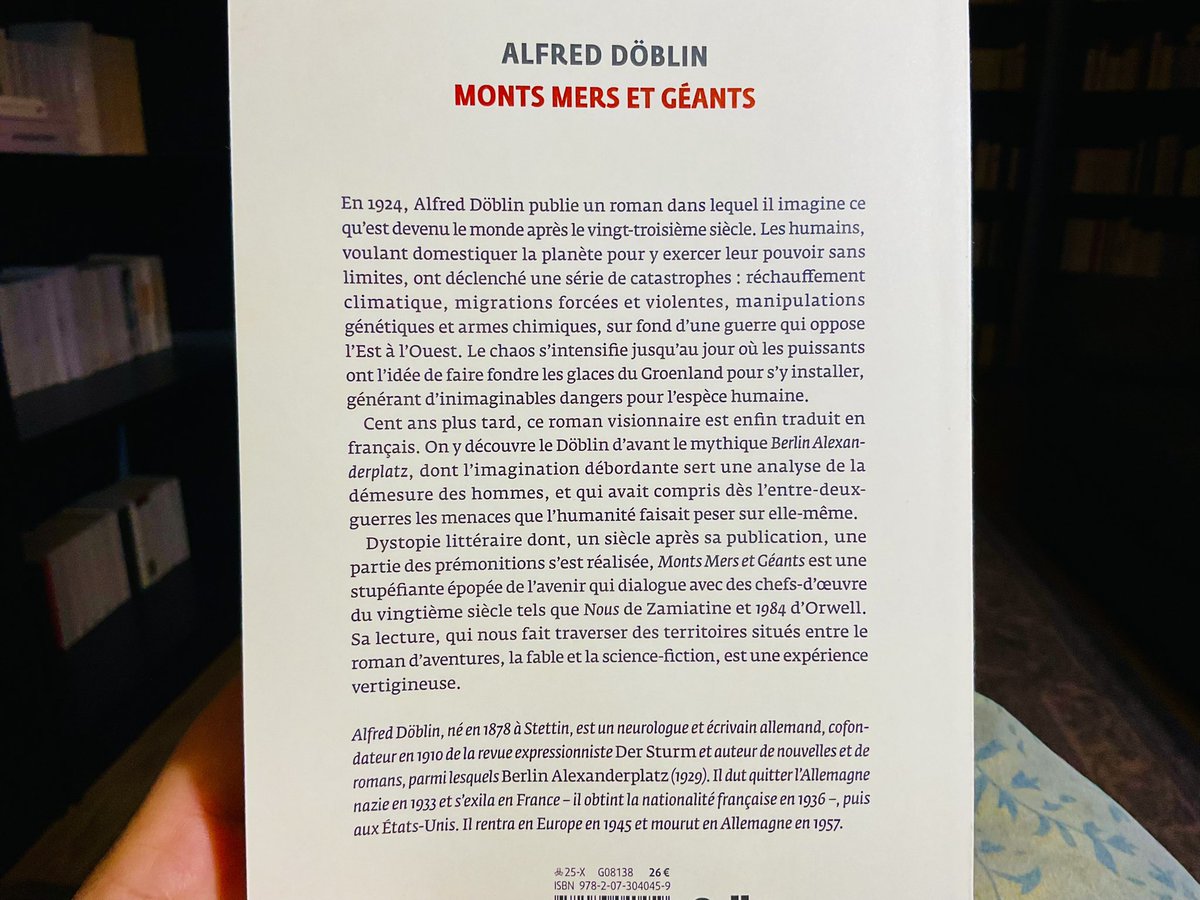litteraire20's tweet image. #VendrediLecture 
Première fois que je lis Alfred Döblin, je le trouve excellent, Monts Mers et Géants est un magnifique roman.