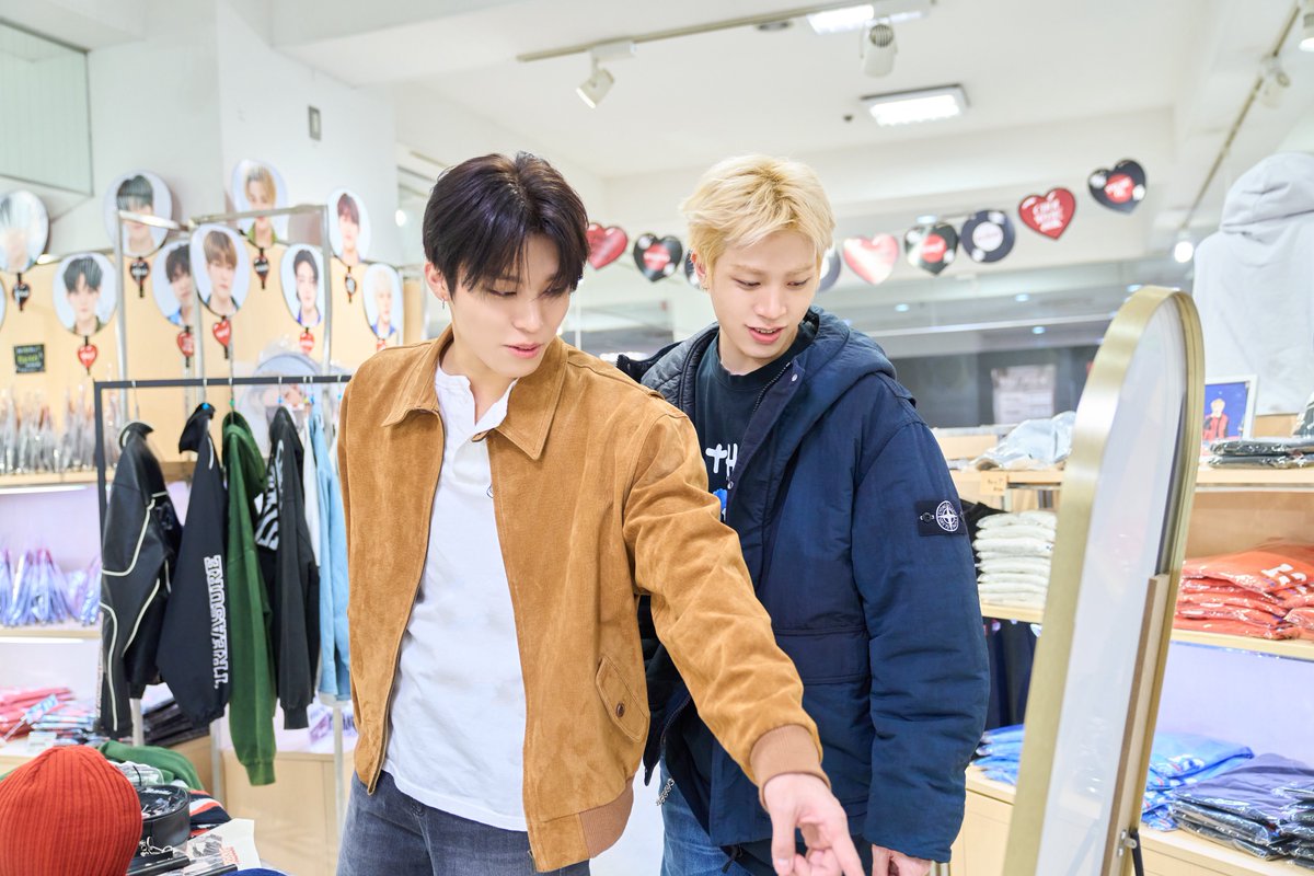 yg_treasure_jp's tweet image. [📸💭]

POP-UP STOREに来店した
#PARKJEONGWOO #SOJUNGHWAN の
ビハインドエピソード公開✨

#JIHOON が書き残したメッセージを読んでいる姿をキャッチ🌟

カタカナはまだ少し難しいけど、ひらがなはしっかり読みあげた2人❕
日本語勉強中の #パクジョンウ と #ソジョンファン でした★

#TREASURE…