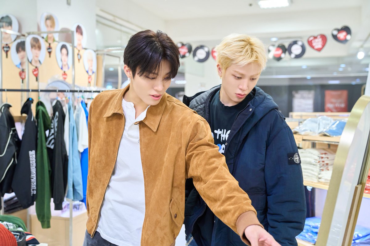 yg_treasure_jp's tweet image. [📸💭]

POP-UP STOREに来店した
#PARKJEONGWOO #SOJUNGHWAN の
ビハインドエピソード公開✨

#JIHOON が書き残したメッセージを読んでいる姿をキャッチ🌟

カタカナはまだ少し難しいけど、ひらがなはしっかり読みあげた2人❕
日本語勉強中の #パクジョンウ と #ソジョンファン でした★

#TREASURE…