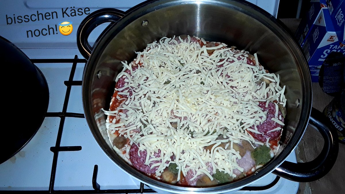 Ich hatte Käse von den Nudeln übrig! Also MUSS ich wieder 'ne Pizza essen!🤗😇