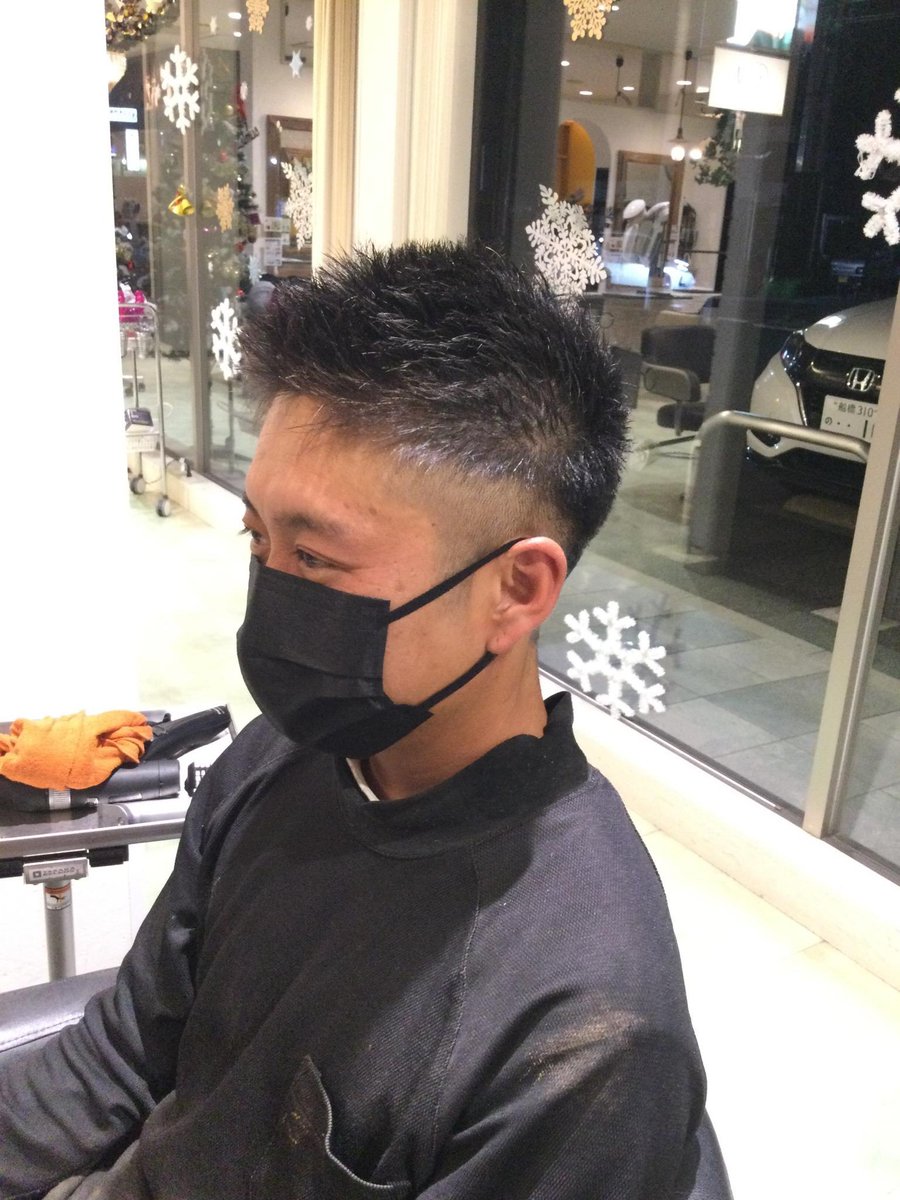 shun0778's tweet photo. 明るいか暗いか
ツートーンかシルバーか
なんしよなんしよー

何似合うかアドバイスちょだーい https://t.co/KYGRLUl5S0