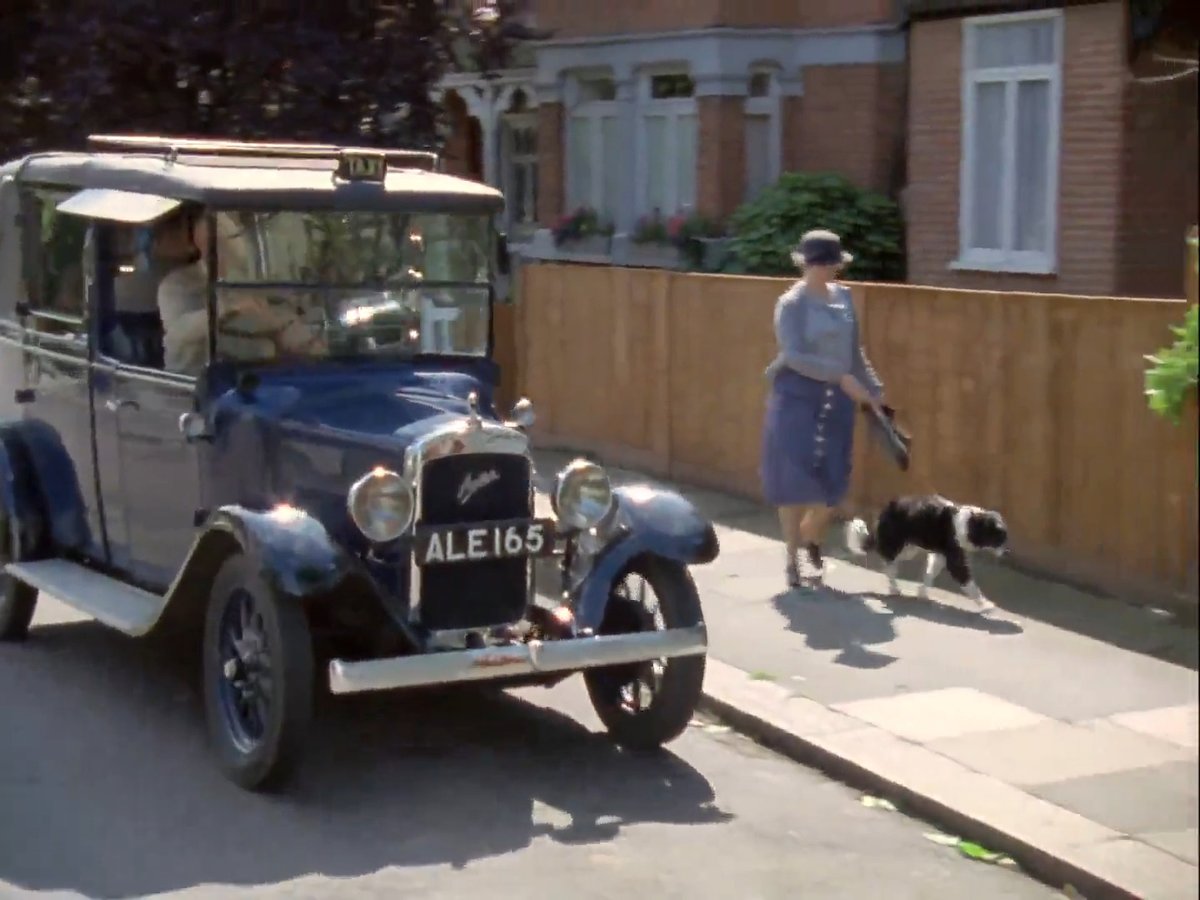 那是什麼狗？Agatha Christie's Poirot S01E01