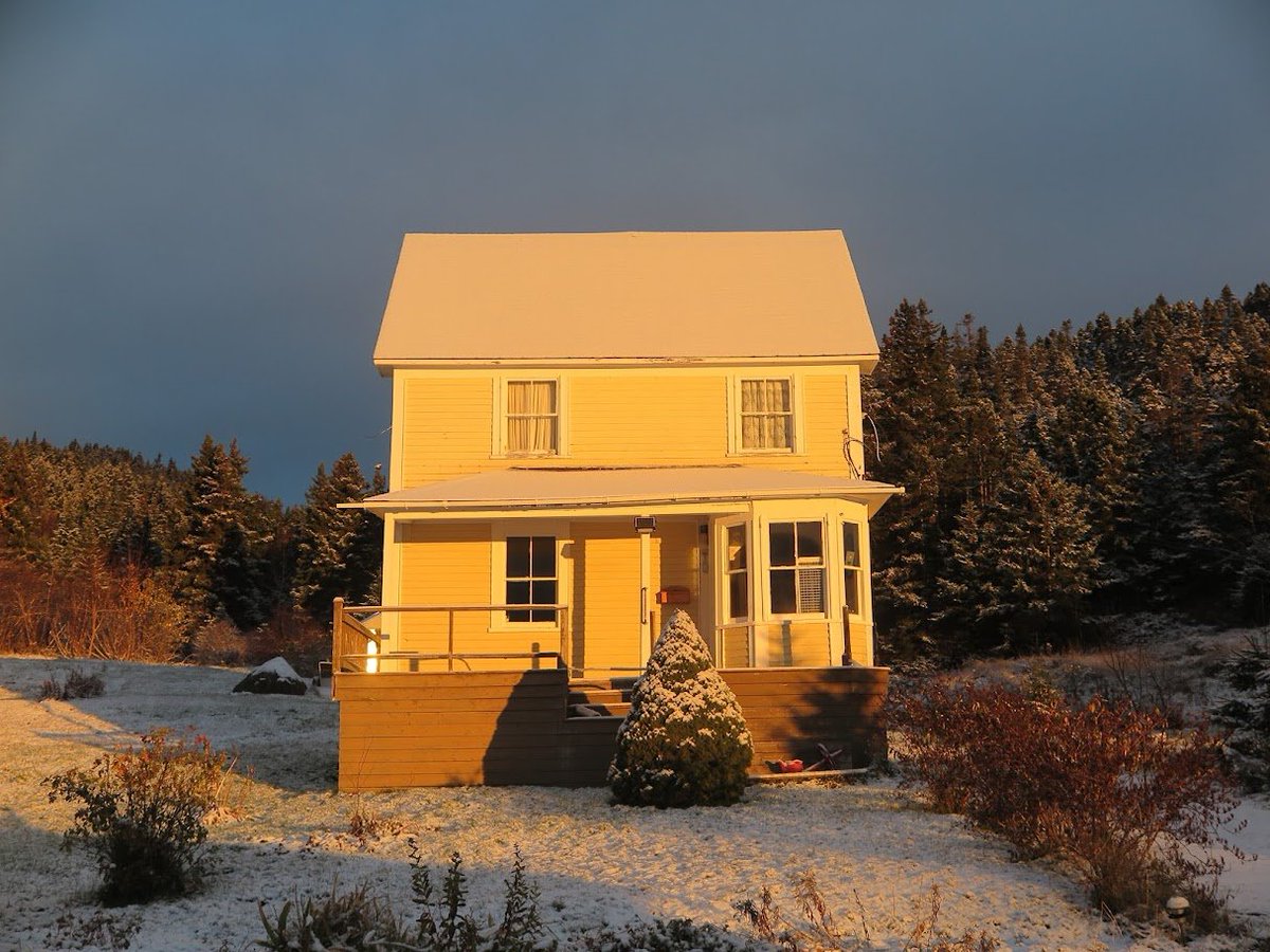 Morning light at Little Bay Islands