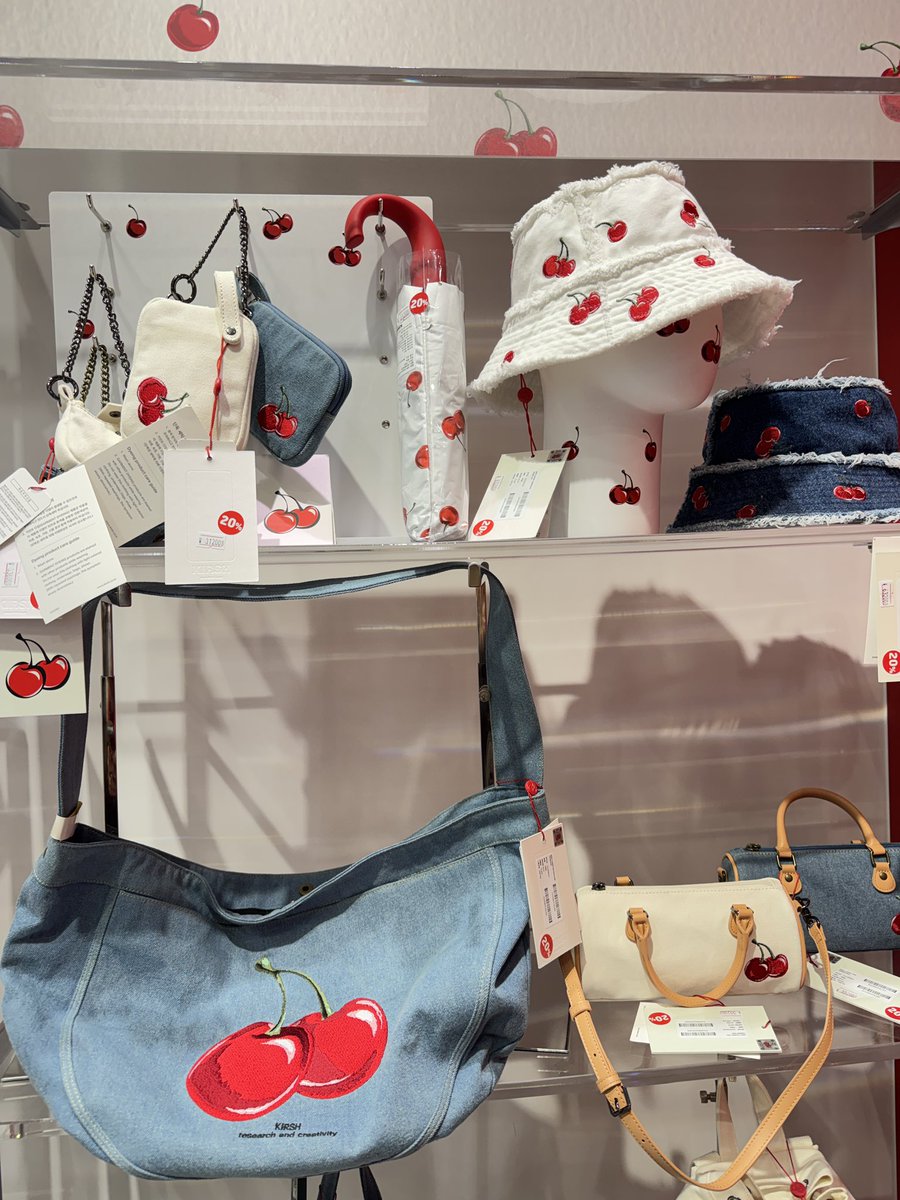 PCYANNYEONG's tweet image. Discovered a new store for yeolmaes 🥹

Krish @ Starfield Suwon. #CHANYEOL