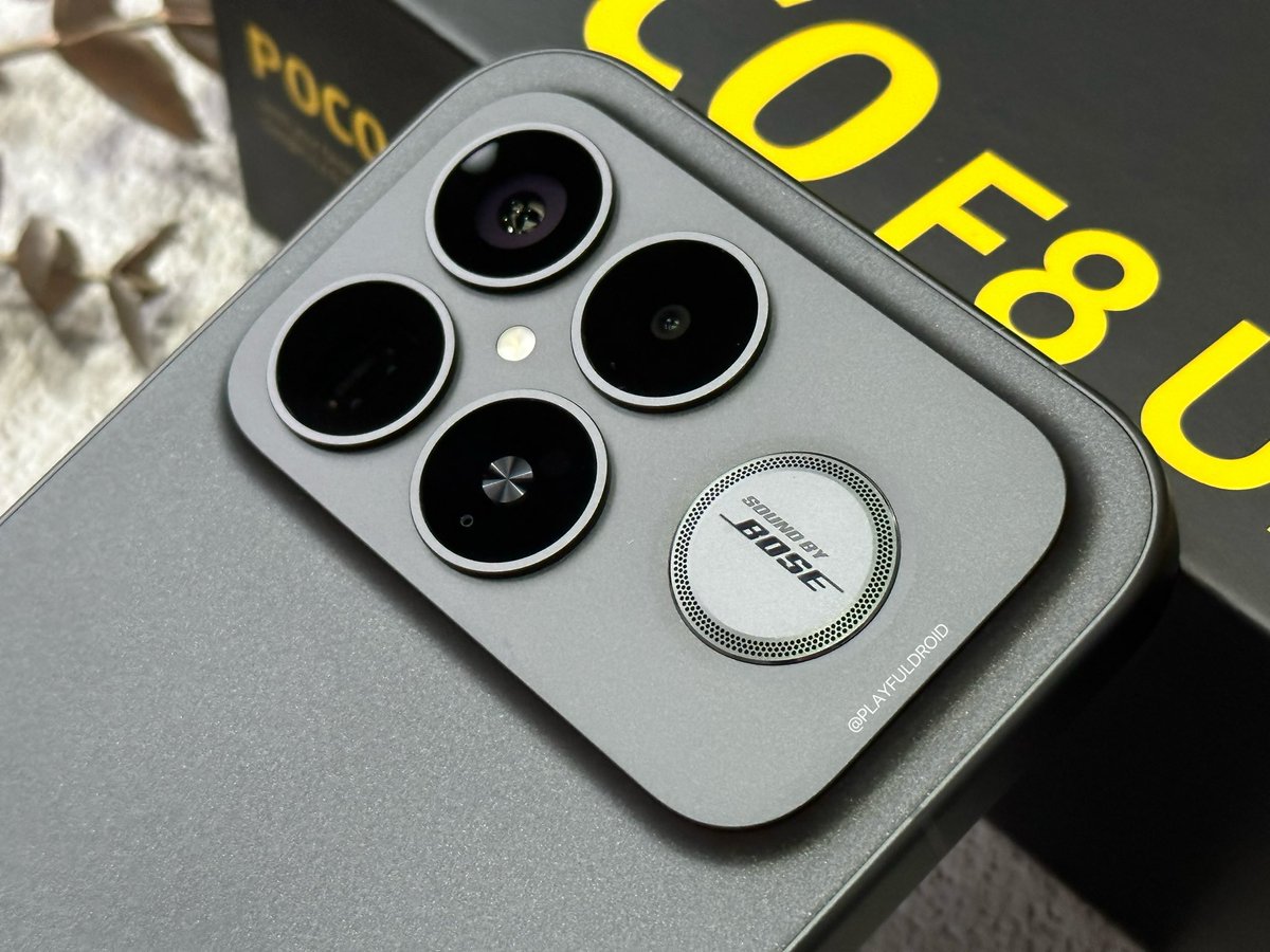 ShashwatMi26255's tweet image. First look at the new POCO F8 Ultra 🤩 Out of ten, how much would you rate its design? 

#POCOF8Ultra #POCOF8 #POCO