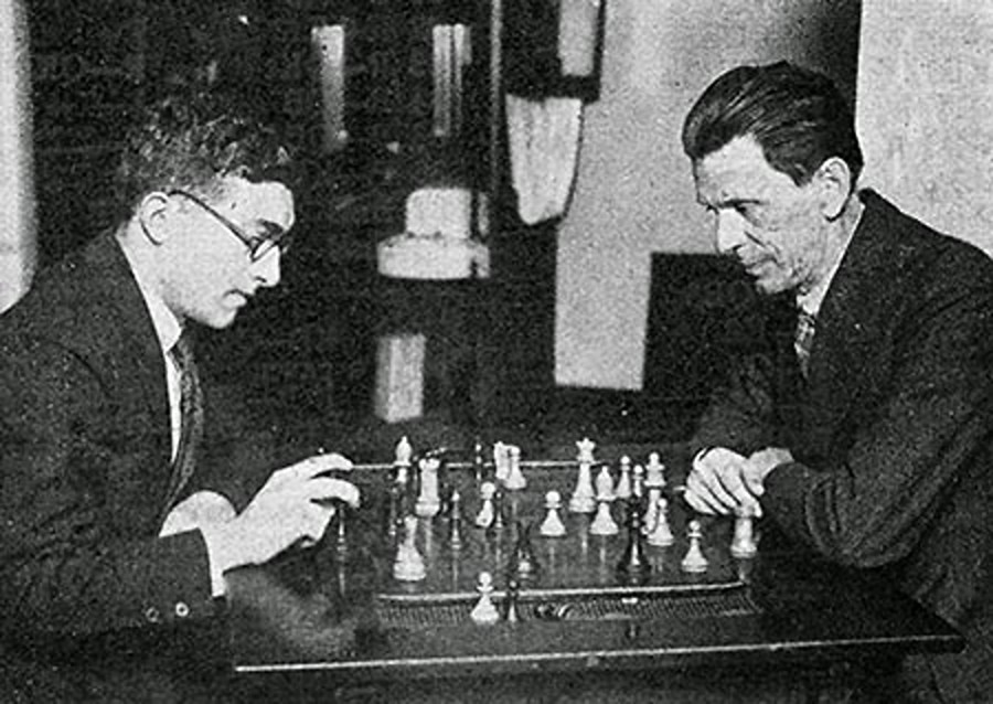 JustChessSports's tweet image. Chicago 1926

Carlos Torre Repetto (29 November 1904 – 19 March 1978) and Géza Maróczy.

chesshistory.com/winter/extra/m…

#chess #ajedrez #scacchi #echecs #xadrez #schach