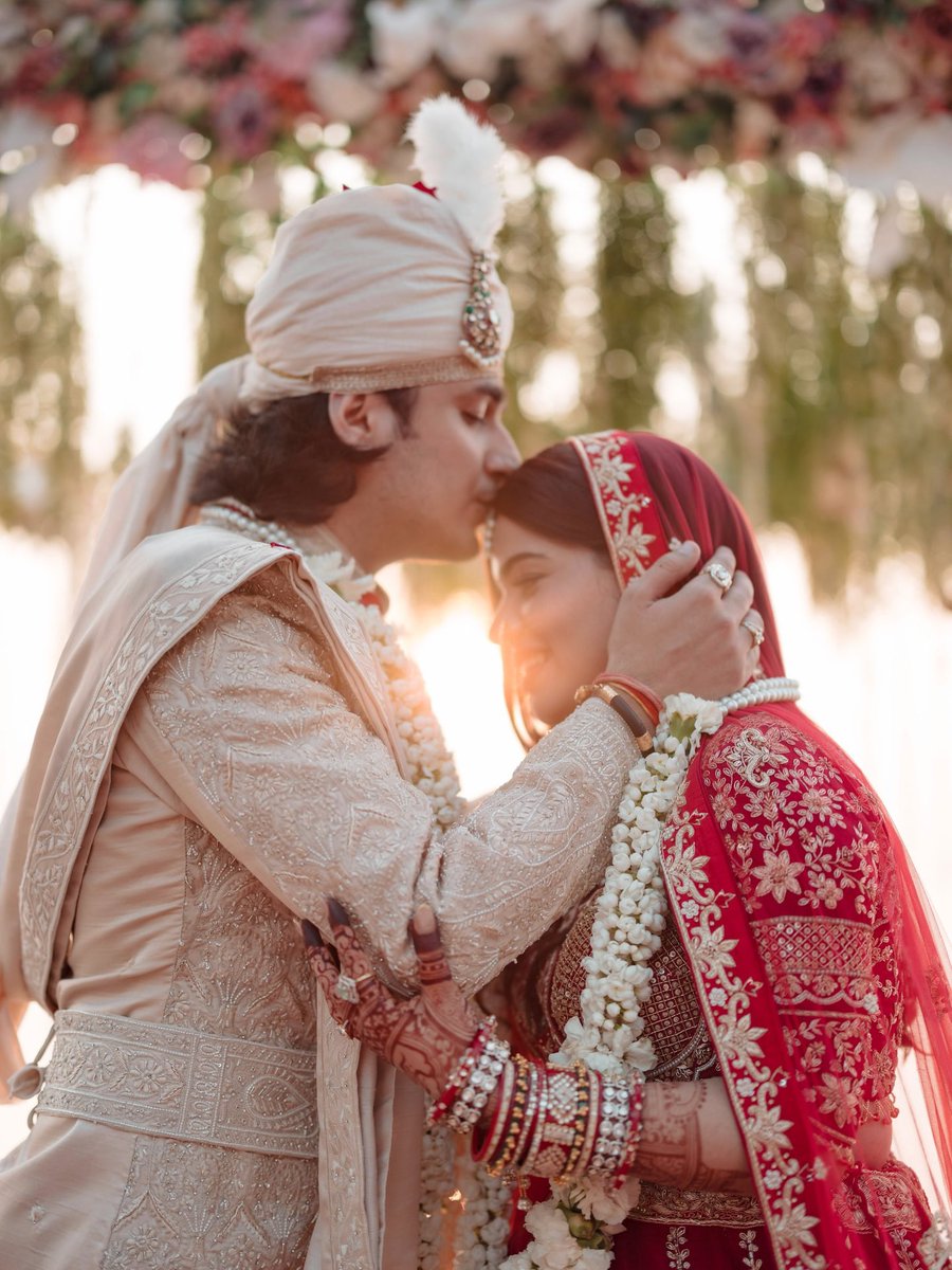 indiaforums's tweet image. Bhavin Bhanushali ties the knot with Disha in a beautiful fairytale wedding. Wishing the couple a lifetime of happiness together ❤️😍
.
.
.
#IndiaForums #BhavinBhanushali #Disha #Wedding #FairytaleWedding