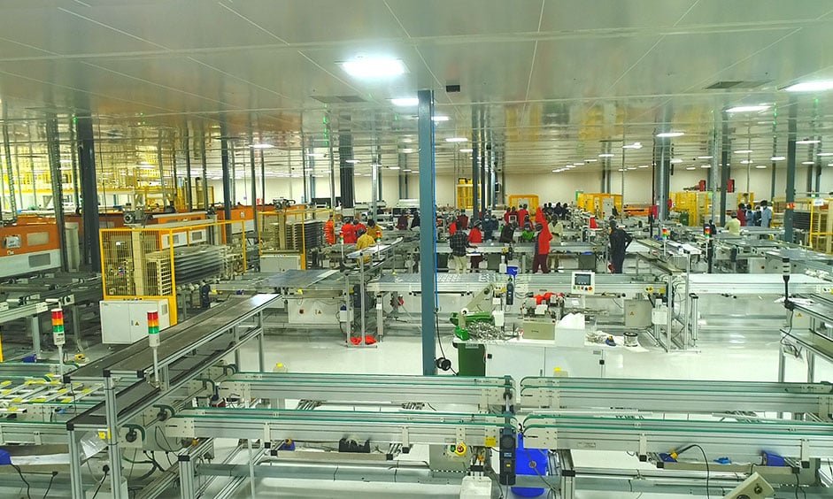 refocus2016's tweet image. Vikram Solar has started commercial operations at its 5GW Vallam module facility, boosting total production to 9.5GW ⚡☀️ 
The facility uses next-gen automation, intelligent robotics, and produces M10, G12 &amp;amp; G12R modules.🔋🤖#SolarTech #PV #CleanEnergy 
r-energyfocus.com/index.php?r=ne…