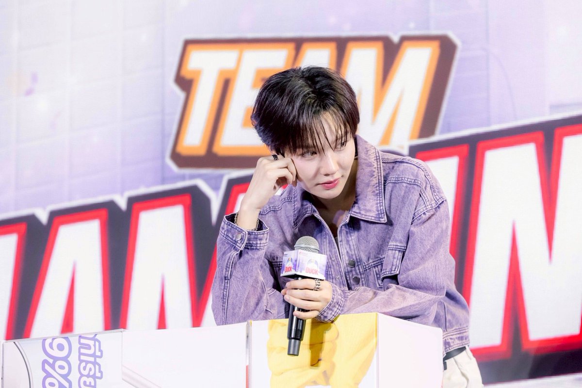 nampingstory's tweet image. บรรยากาศพี่เป็ดมาแล้ว! 

ฉลอง 35 ปีความสะอาดสุดปัง 🎉
พร้อมกับสองหนุ่มสุดฮอต #เก่งน้ำปิง ในงาน “เป็ดโปร น็อคทุกคราบ ฉลองครบ 35 ปี” ณ สามย่านมิตรทาวน์

@nampingnapat 
#nampingster ; #KengNamping

🔗 facebook.com/share/p/17jZfJ…