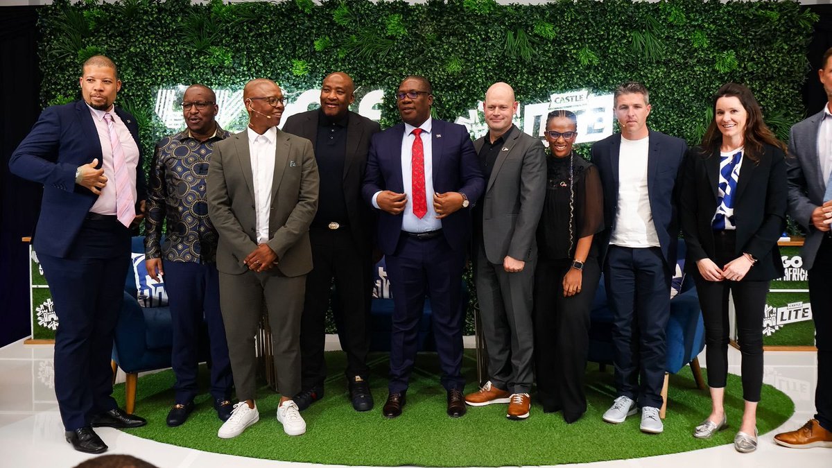 Premier <a href="/Lesufi/">Panyaza Lesufi</a> and MEC <a href="/GautengSACR/">Gauteng Dept. of Sport, Arts, Culture & Recreation</a> joined Minister <a href="/GaytonMcK/">Gayton McKenzie</a> as <a href="/SportArtsCultur/">Department of Sport, Arts and Culture</a> announced a new <a href="/livgolf_league/">LIV Golf</a> partnership led by Castle Lite. The LIV Golf event is expected to lift Gauteng's status as a top sports destination. 
Read more: siwnews.com/2025/11/28/gau…